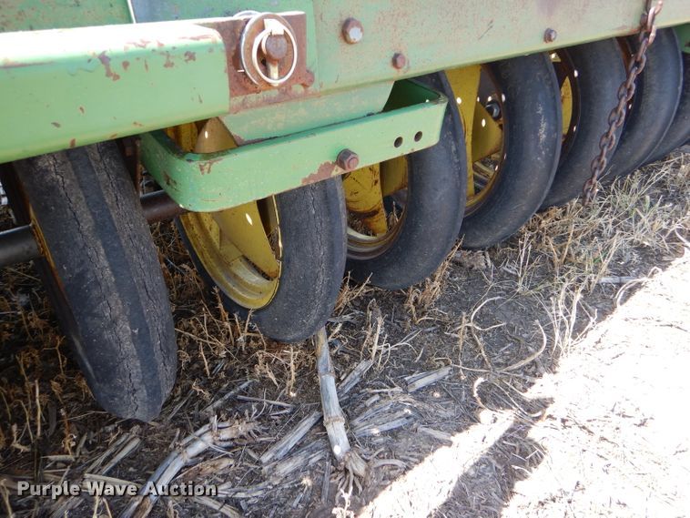 image for item DC5009 (4) John Deere 9300 hoe grain drill