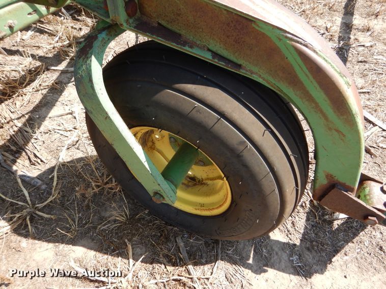 image for item DC5009 (4) John Deere 9300 hoe grain drill