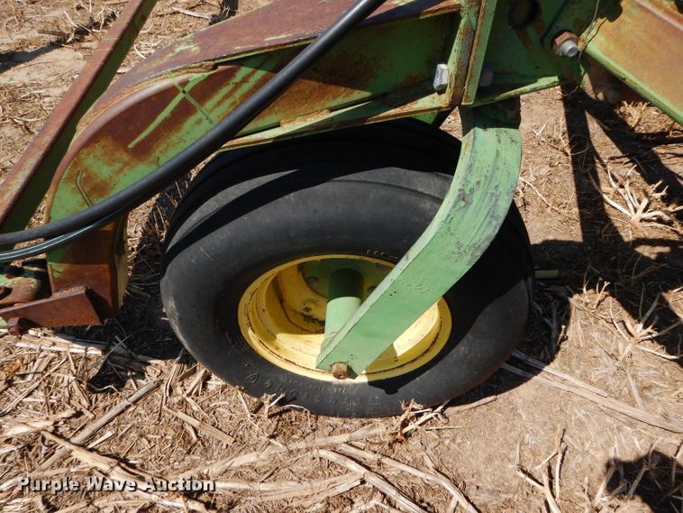 image for item DC5009 (4) John Deere 9300 hoe grain drill