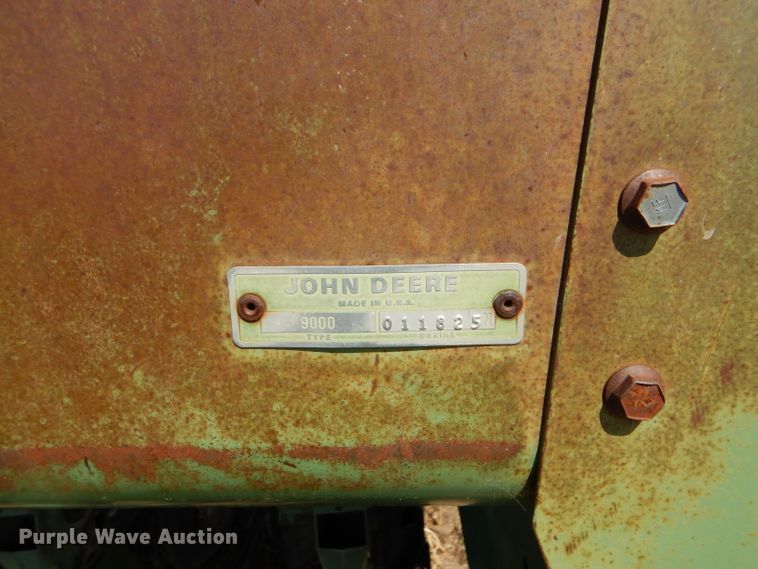 image for item DC5009 (4) John Deere 9300 hoe grain drill