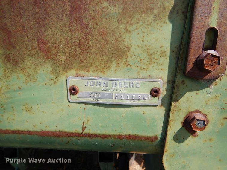 image for item DC5009 (4) John Deere 9300 hoe grain drill