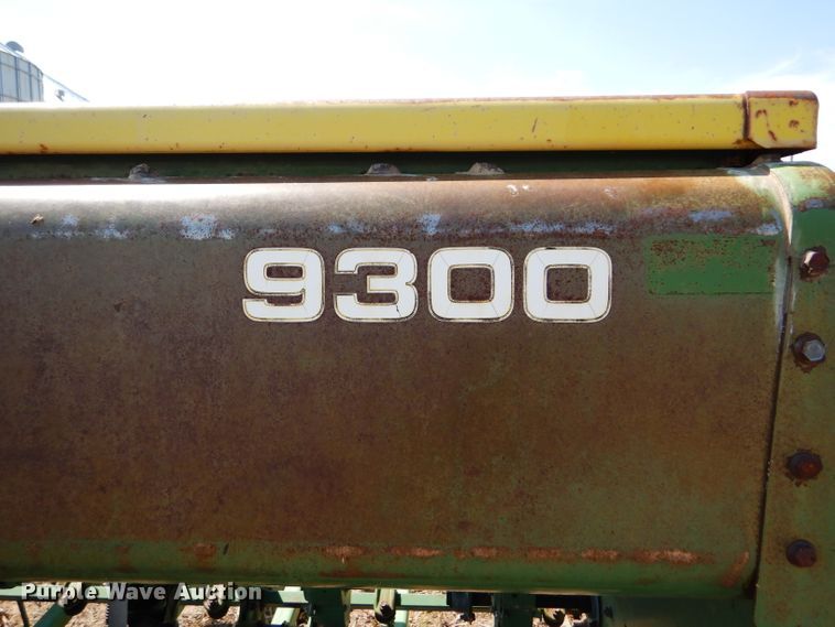image for item DC5009 (4) John Deere 9300 hoe grain drill