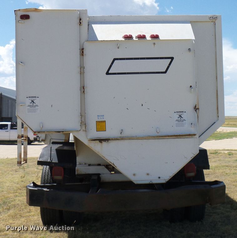 image for item DD6042 1987 Ford L8000 feed mixer truck