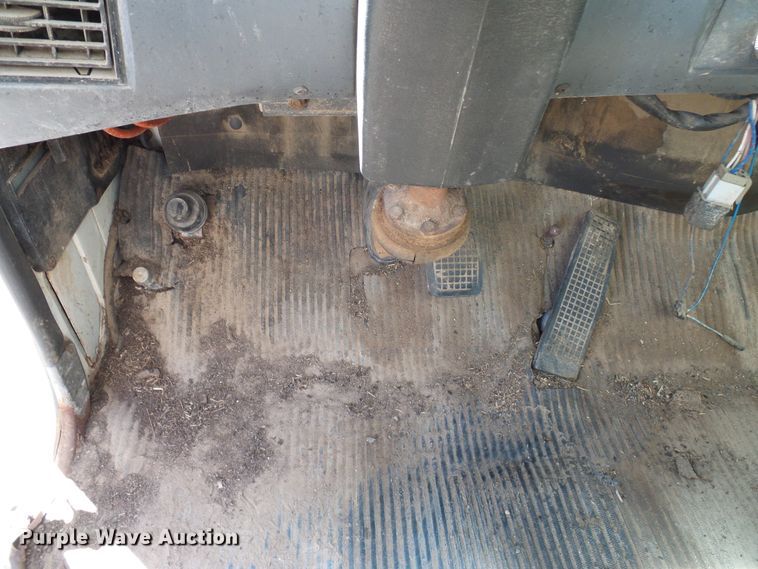 image for item DD6042 1987 Ford L8000 feed mixer truck