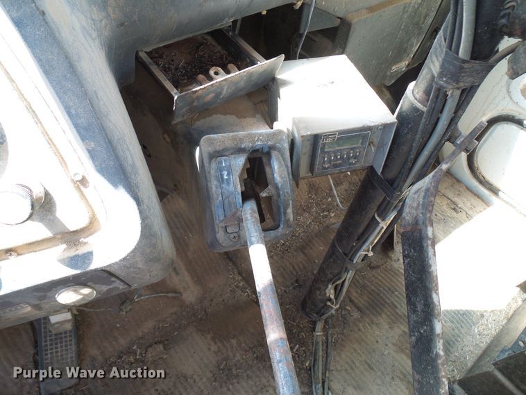 image for item DD6042 1987 Ford L8000 feed mixer truck