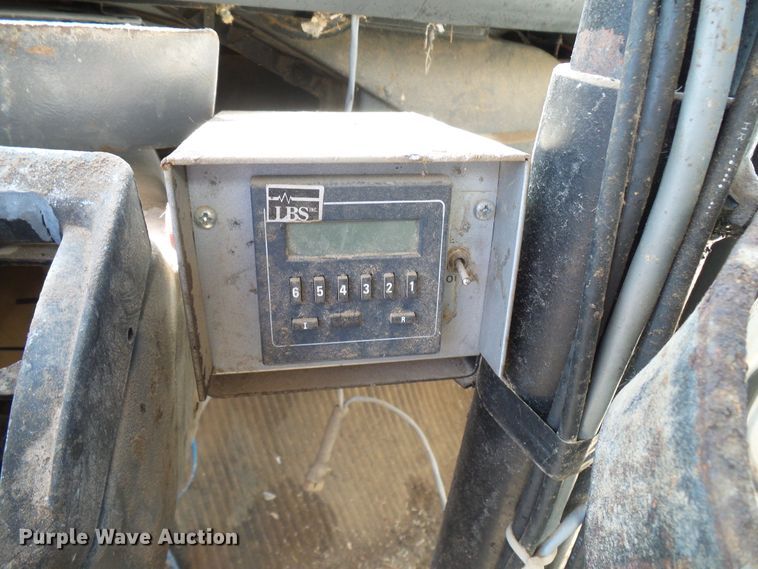 image for item DD6042 1987 Ford L8000 feed mixer truck