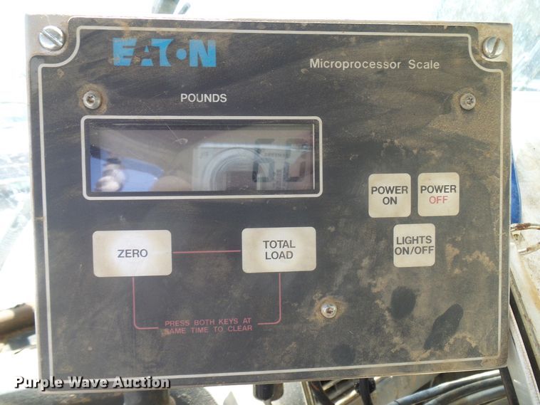 image for item DD6042 1987 Ford L8000 feed mixer truck