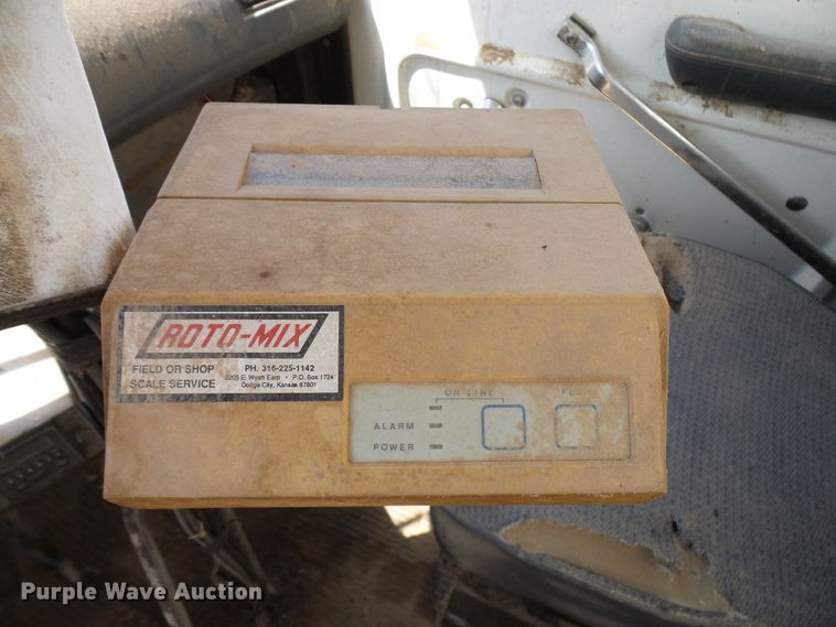 image for item DD6042 1987 Ford L8000 feed mixer truck