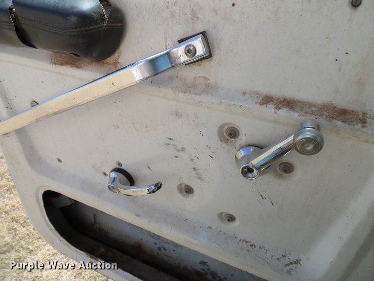 image for item DD6042 1987 Ford L8000 feed mixer truck