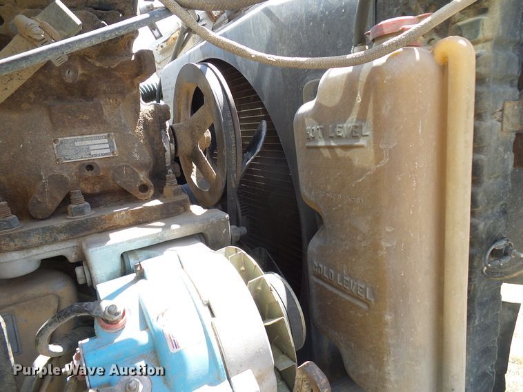 image for item DD6042 1987 Ford L8000 feed mixer truck