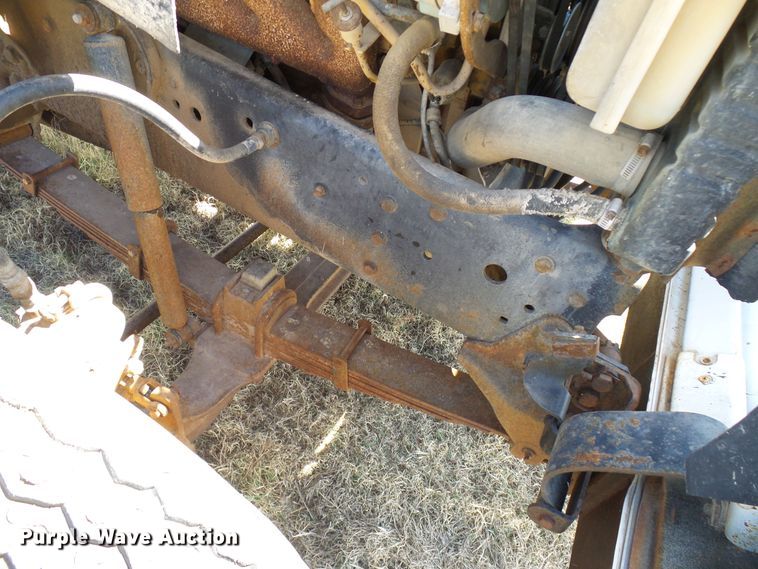 image for item DD6042 1987 Ford L8000 feed mixer truck