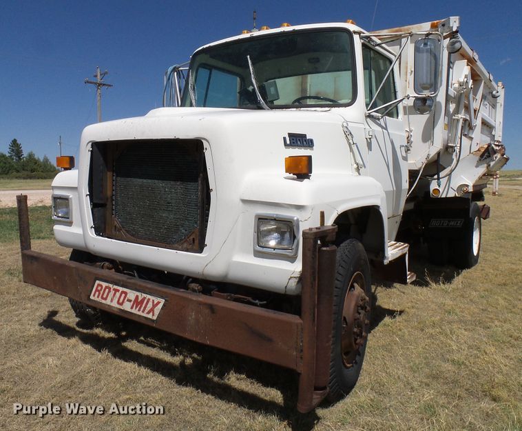 image for item DD6042 1987 Ford L8000 feed mixer truck