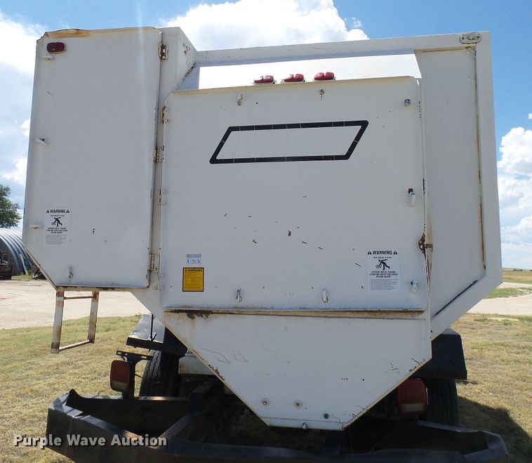 image for item DD6042 1987 Ford L8000 feed mixer truck