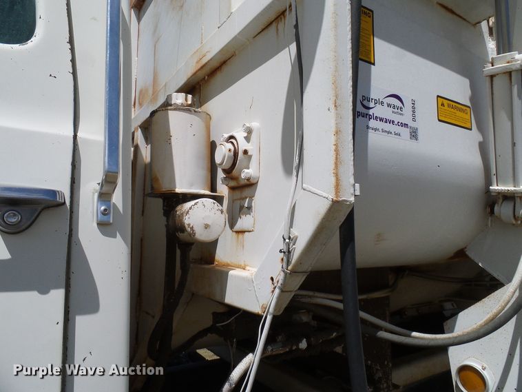 image for item DD6042 1987 Ford L8000 feed mixer truck