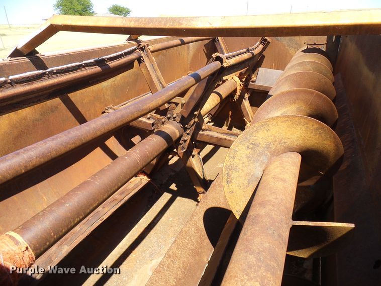 image for item DD6042 1987 Ford L8000 feed mixer truck