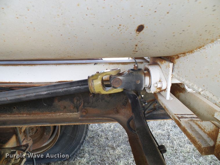 image for item DD6042 1987 Ford L8000 feed mixer truck