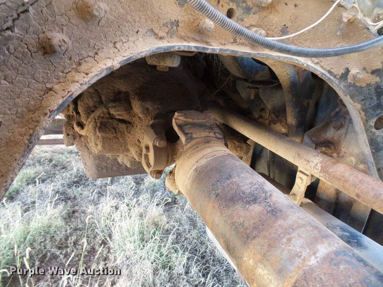 image for item DD6042 1987 Ford L8000 feed mixer truck