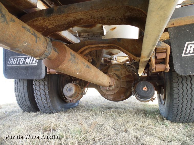 image for item DD6042 1987 Ford L8000 feed mixer truck