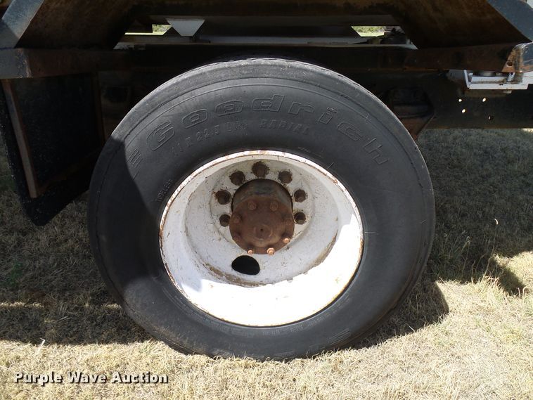 image for item DD6042 1987 Ford L8000 feed mixer truck