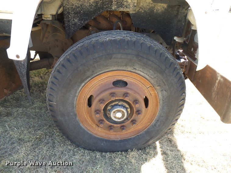 image for item DD6042 1987 Ford L8000 feed mixer truck