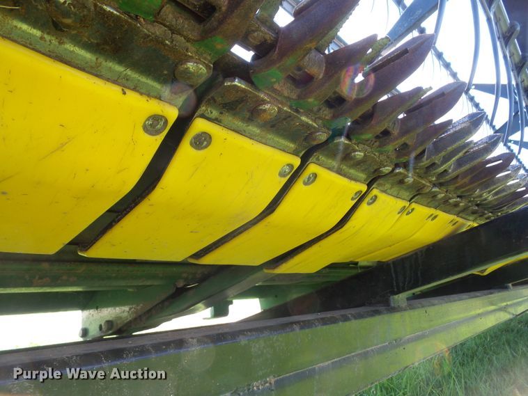 image for item DD6403 2012 John Deere 635F flex head