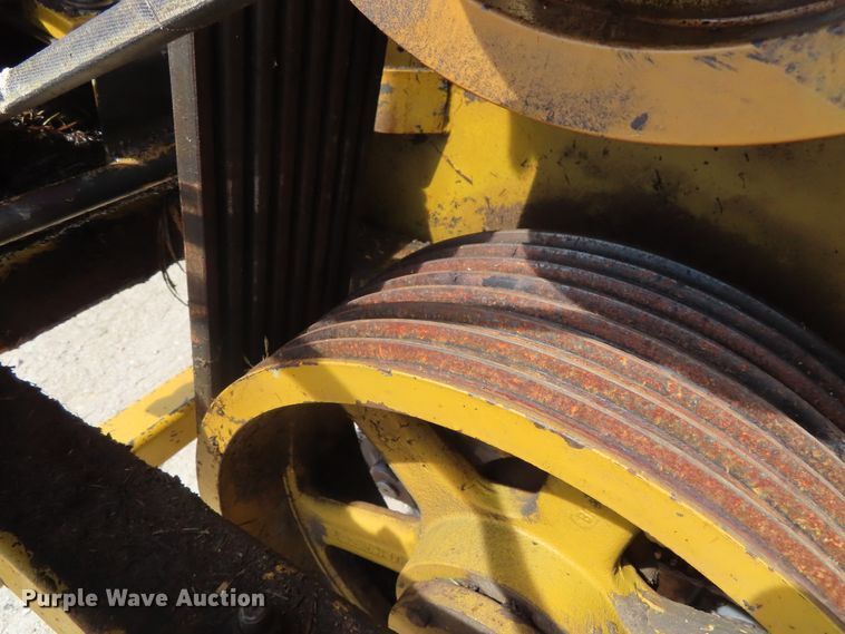 image for item DD6404 HayBuster Big Bite H1000 tub grinder