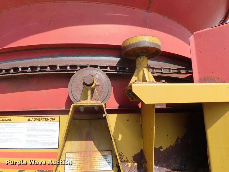 image for item DD6404 HayBuster Big Bite H1000 tub grinder