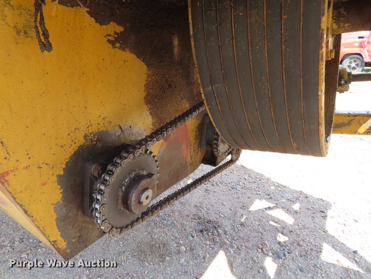 image for item DD6404 HayBuster Big Bite H1000 tub grinder