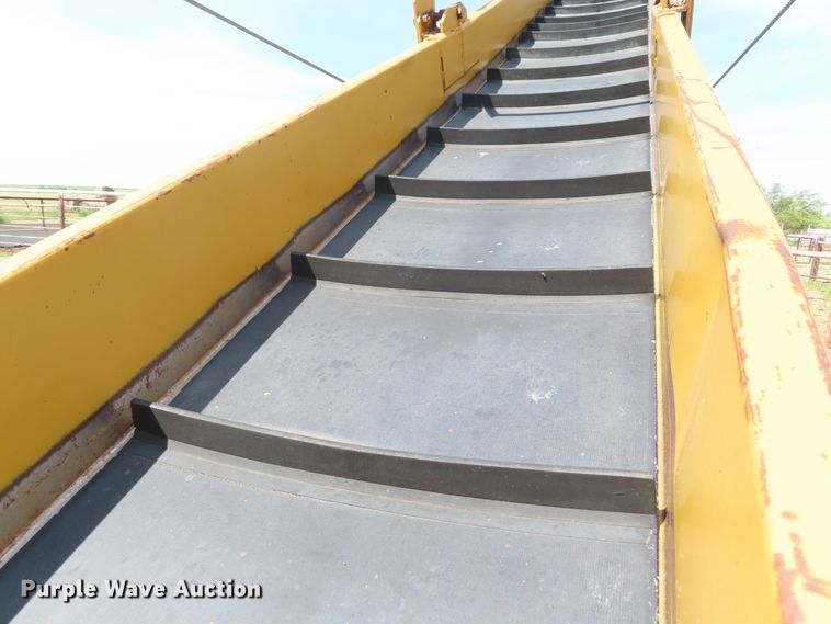 image for item DD6404 HayBuster Big Bite H1000 tub grinder