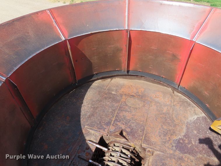 image for item DD6404 HayBuster Big Bite H1000 tub grinder