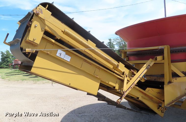 image for item DD6404 HayBuster Big Bite H1000 tub grinder