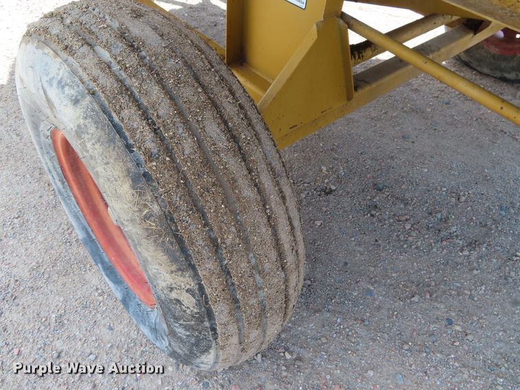 image for item DD6404 HayBuster Big Bite H1000 tub grinder