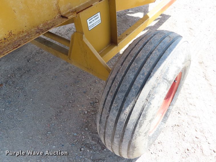 image for item DD6404 HayBuster Big Bite H1000 tub grinder