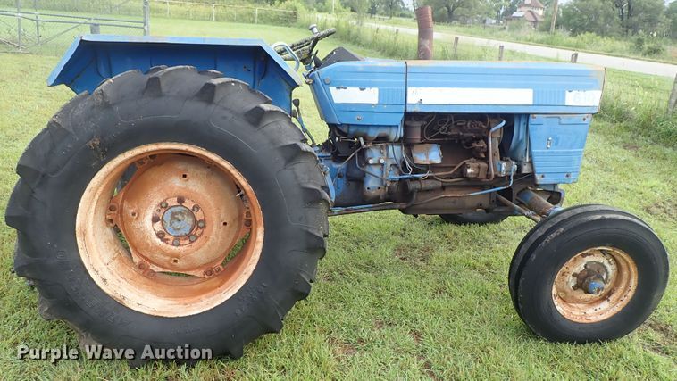 image for item DE0940 Ford 610 tractor