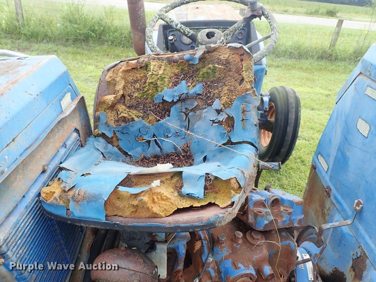 image for item DE0940 Ford 610 tractor