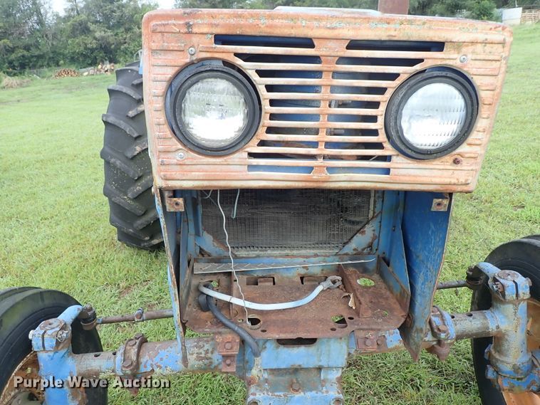 image for item DE0940 Ford 610 tractor