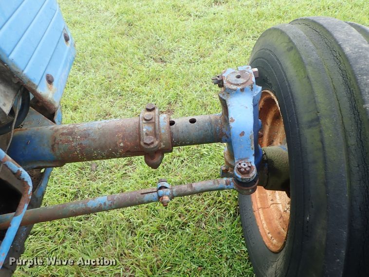 image for item DE0940 Ford 610 tractor