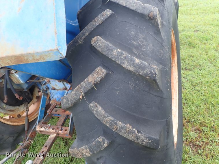 image for item DE0940 Ford 610 tractor