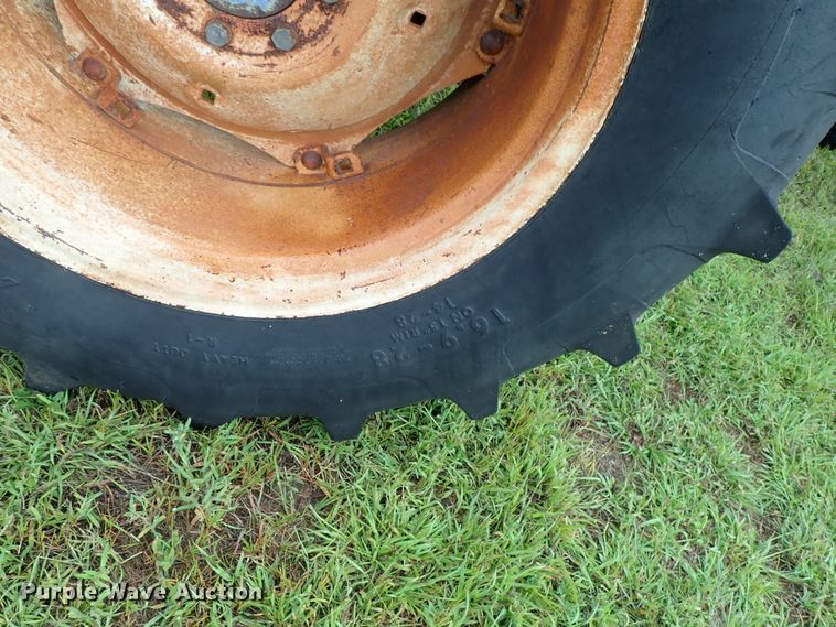 image for item DE0940 Ford 610 tractor