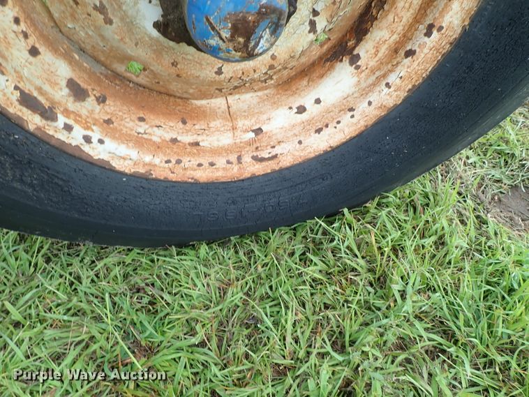 image for item DE0940 Ford 610 tractor