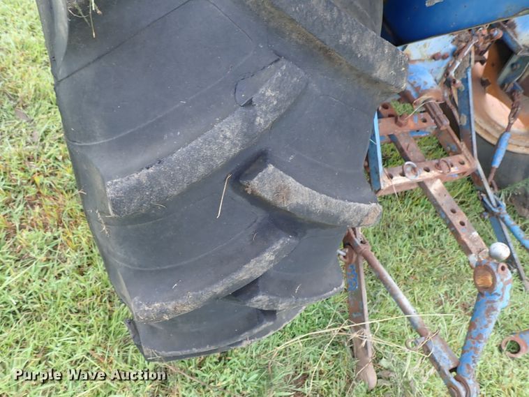 image for item DE0940 Ford 610 tractor
