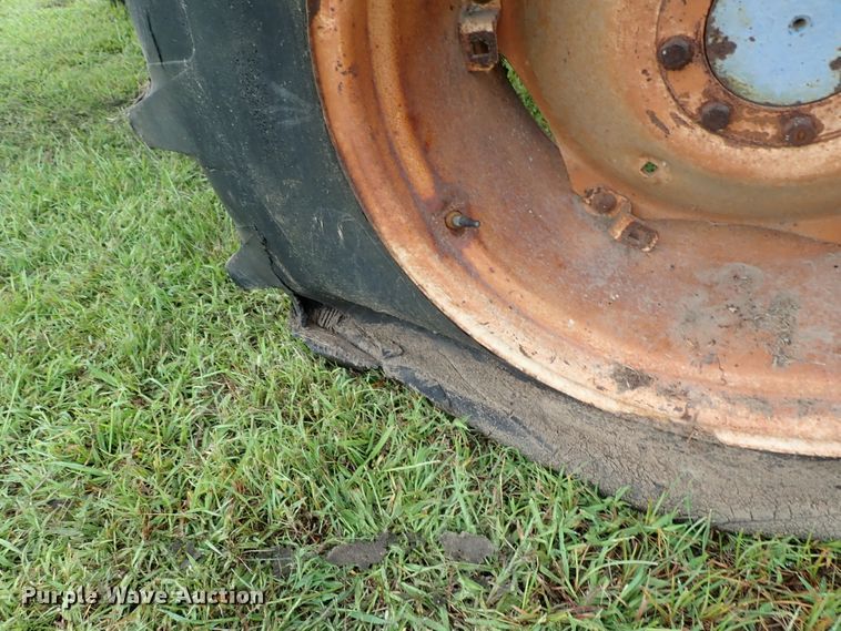 image for item DE0940 Ford 610 tractor