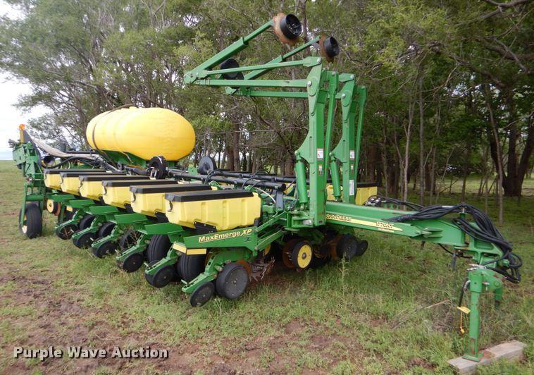image for item DE1273 John Deere 1770NT Max Emerge XP no-till planter
