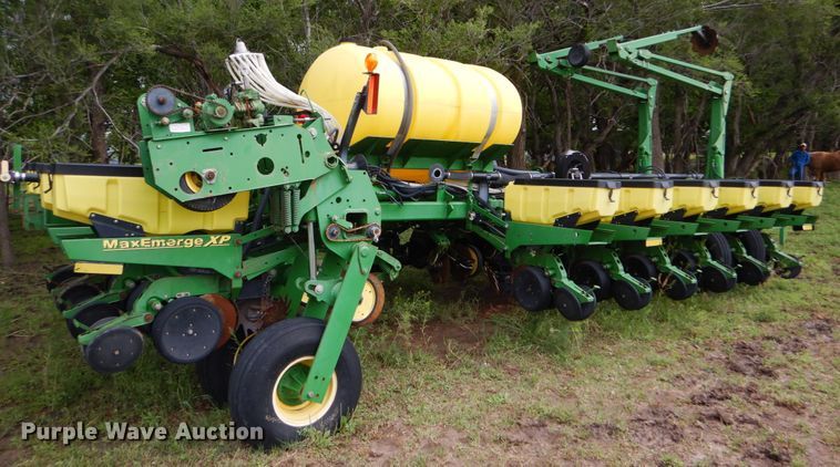 image for item DE1273 John Deere 1770NT Max Emerge XP no-till planter
