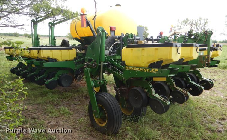 image for item DE1273 John Deere 1770NT Max Emerge XP no-till planter