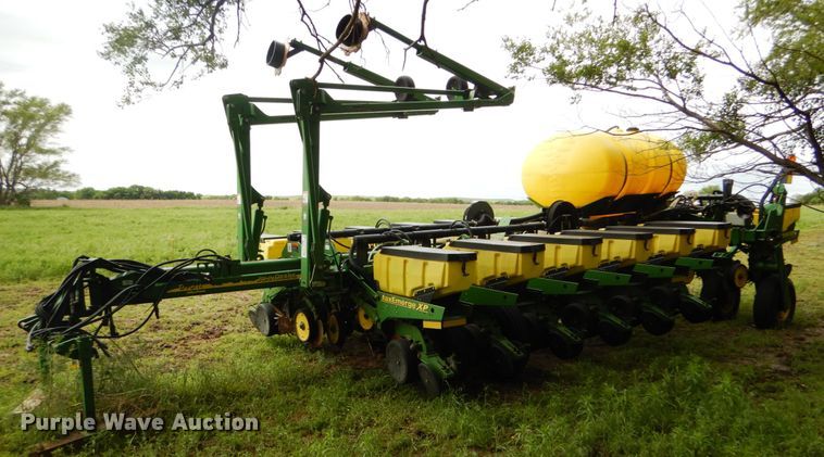 image for item DE1273 John Deere 1770NT Max Emerge XP no-till planter
