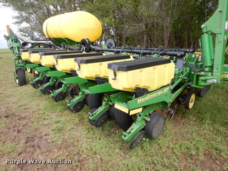 image for item DE1273 John Deere 1770NT Max Emerge XP no-till planter