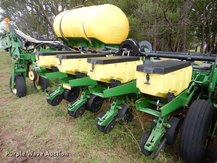 image for item DE1273 John Deere 1770NT Max Emerge XP no-till planter
