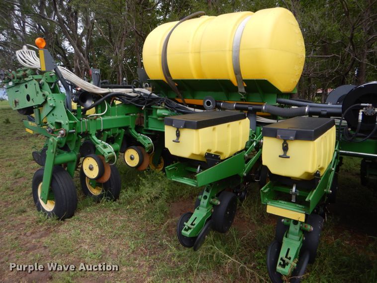 image for item DE1273 John Deere 1770NT Max Emerge XP no-till planter