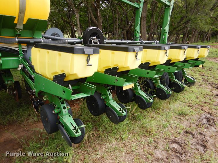 image for item DE1273 John Deere 1770NT Max Emerge XP no-till planter